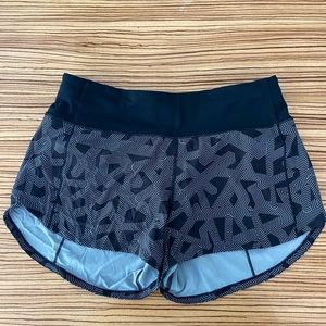 Lululemon updated fit speed shorts 4" size 6